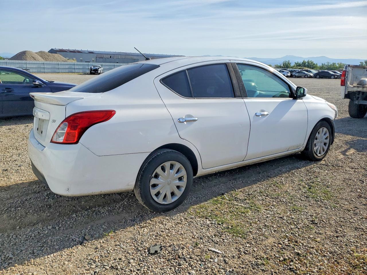 2018 NISSAN VERSA
