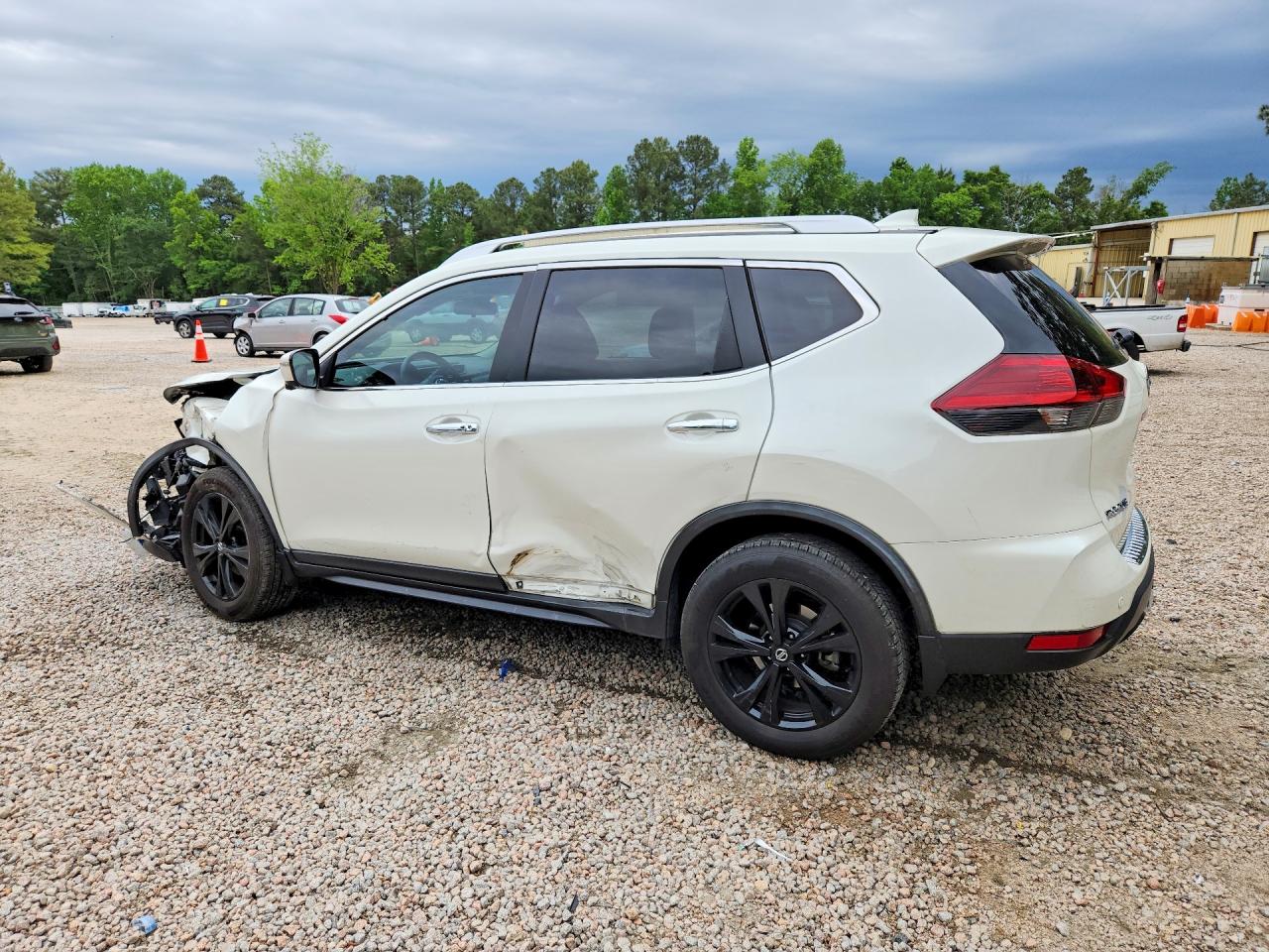 2019 NISSAN ROGUE SV