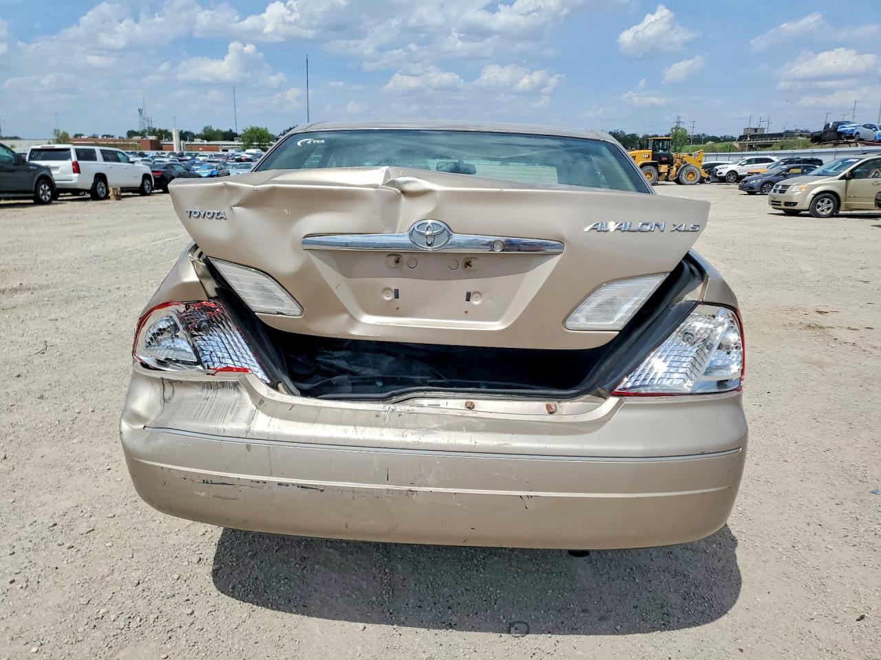 2001 TOYOTA AVALON