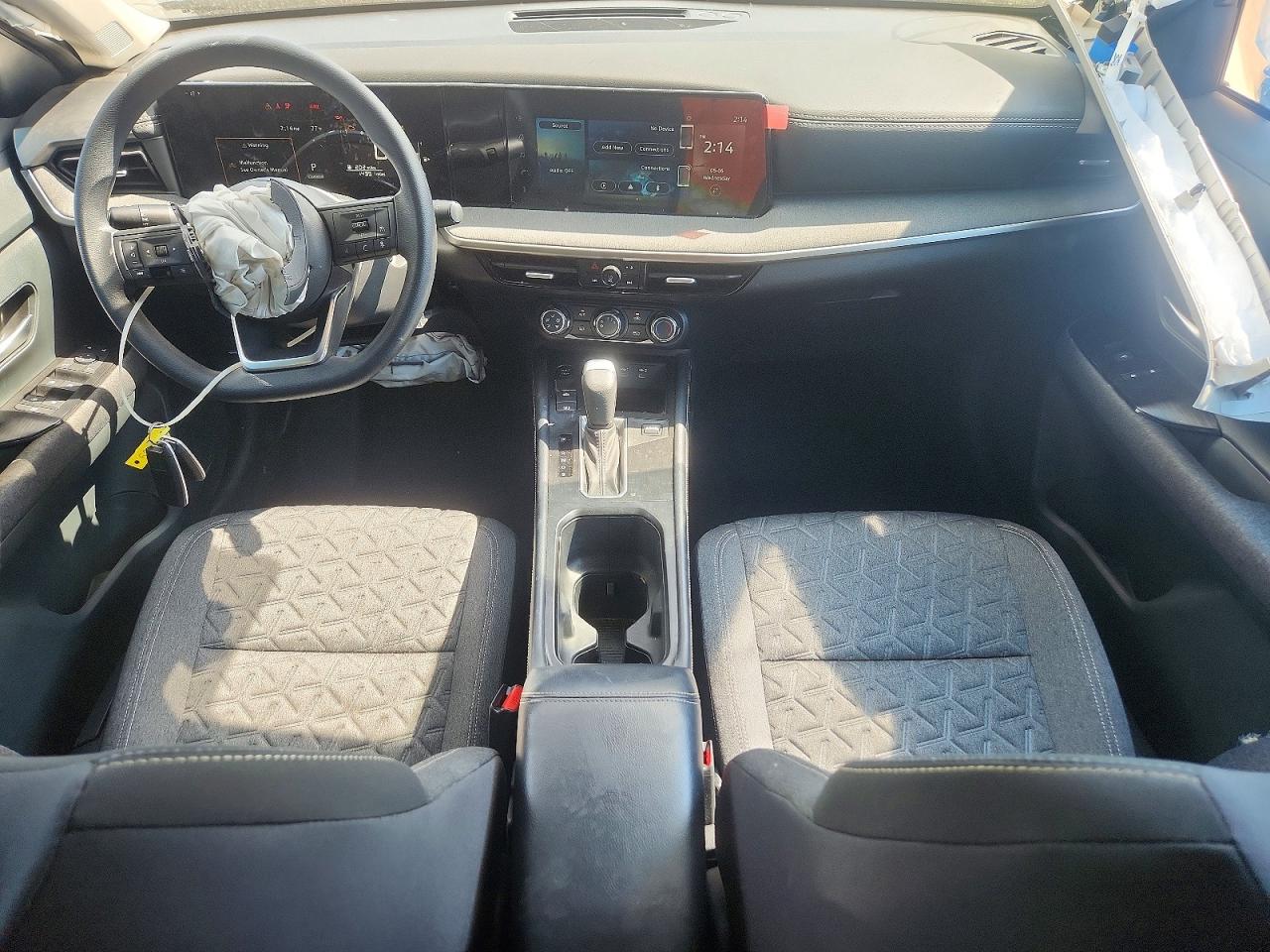 2025 NISSAN KICKS