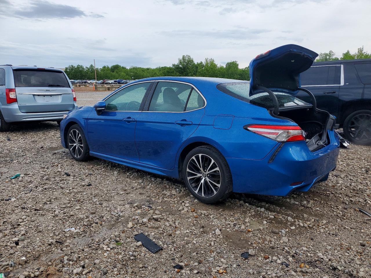 2018 TOYOTA CAMRY
