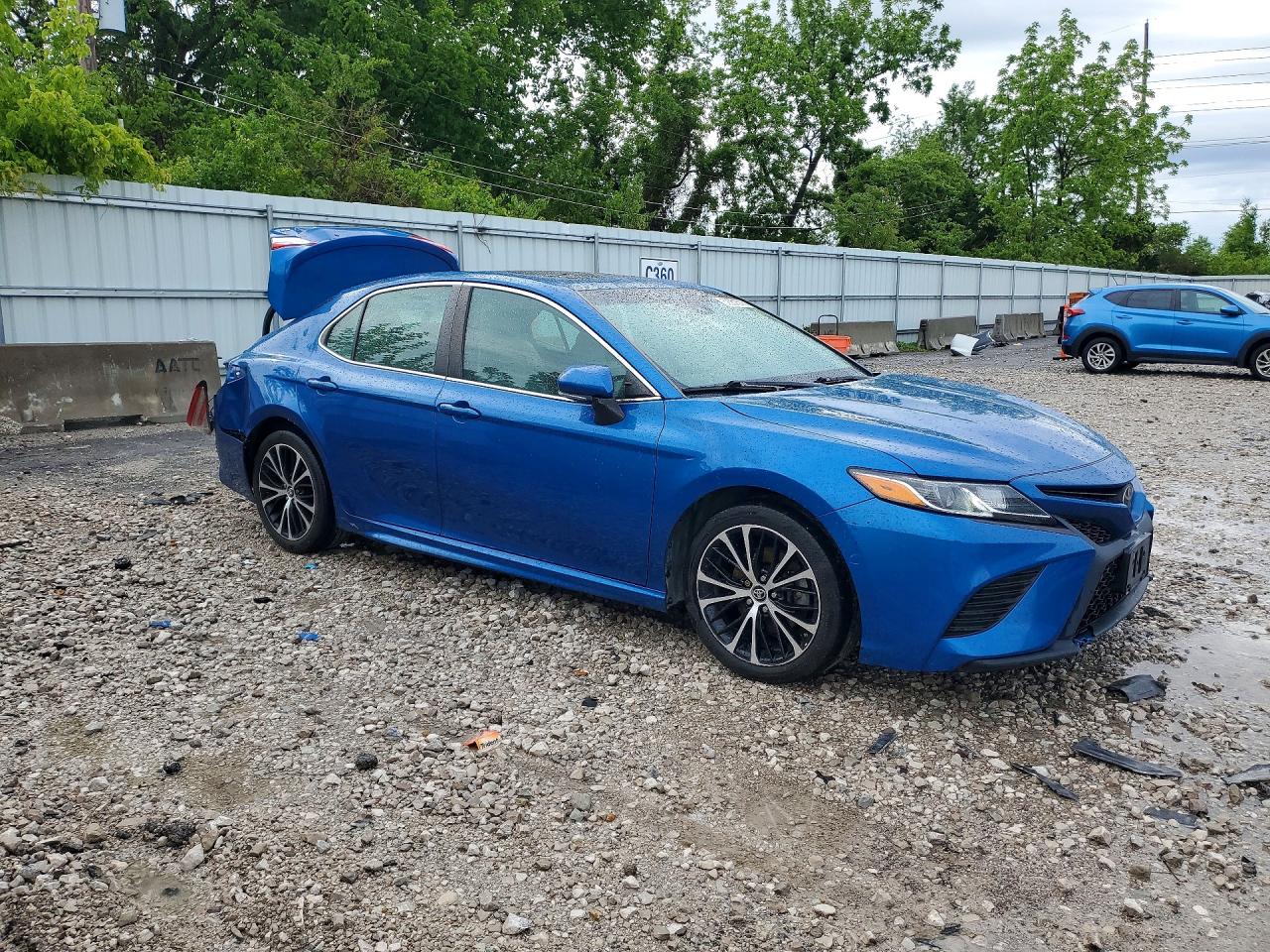 2018 TOYOTA CAMRY