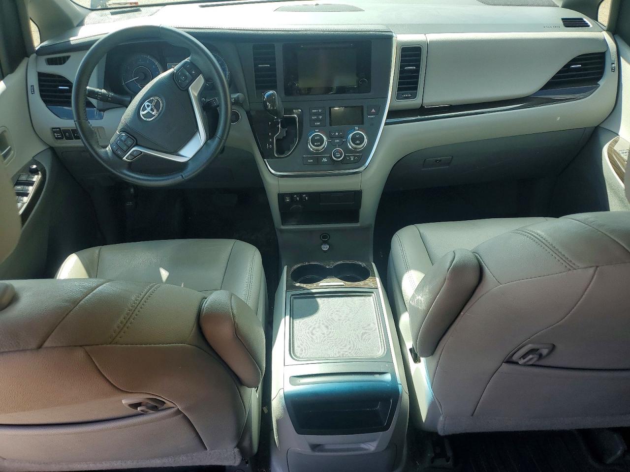 2017 TOYOTA SIENNA