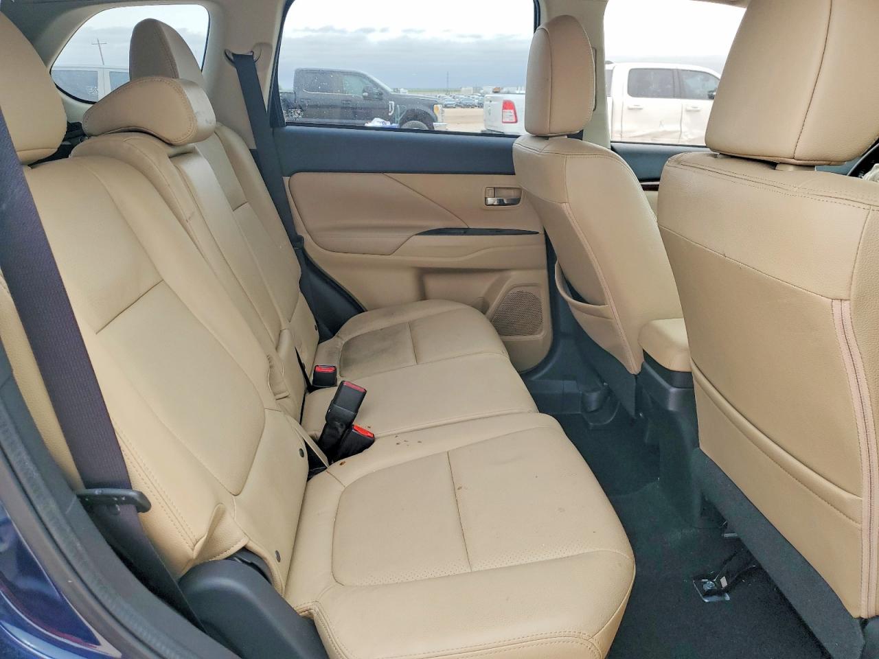 2015 MITSUBISHI OUTLANDER