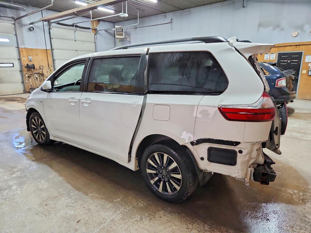 2020 TOYOTA SIENNA