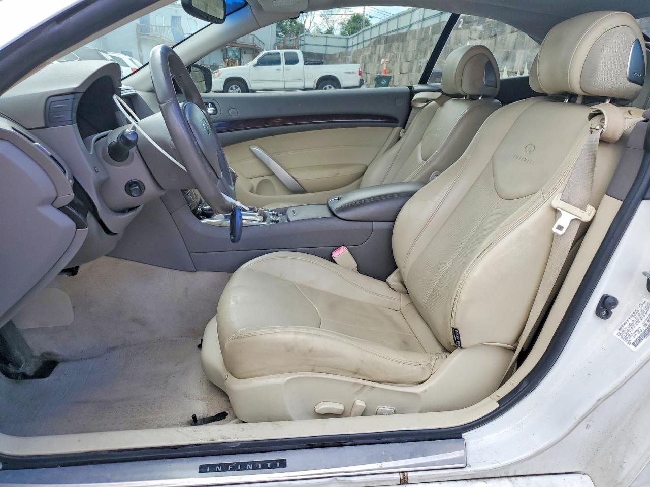 2012 INFINITI G37