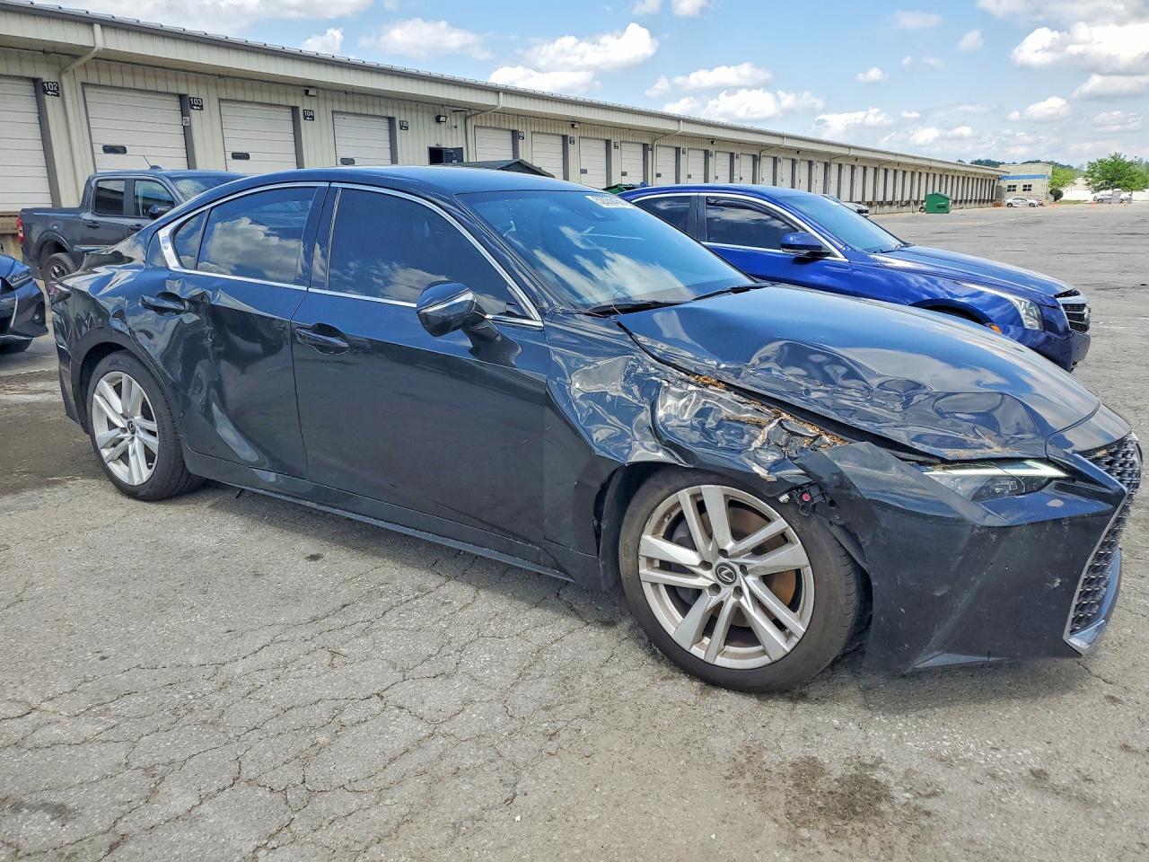 2021 LEXUS IS