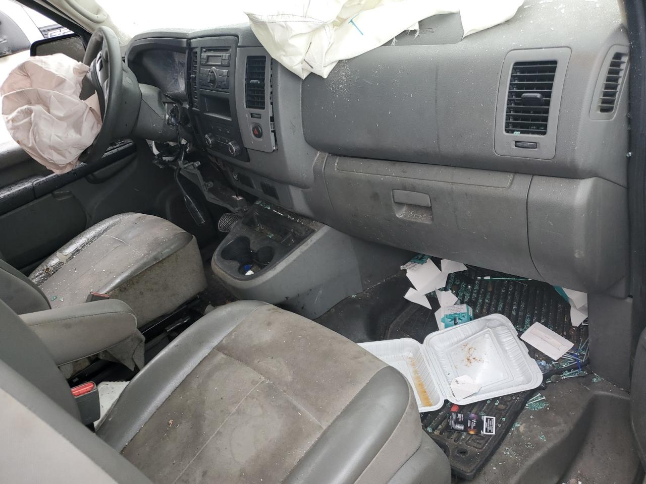 2016 NISSAN NV