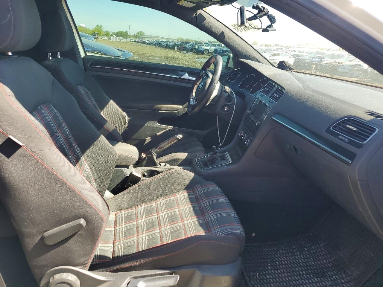 2015 VOLKSWAGEN GTI