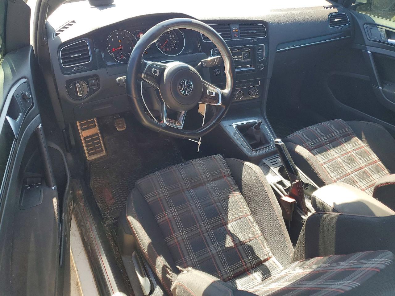 2015 VOLKSWAGEN GTI