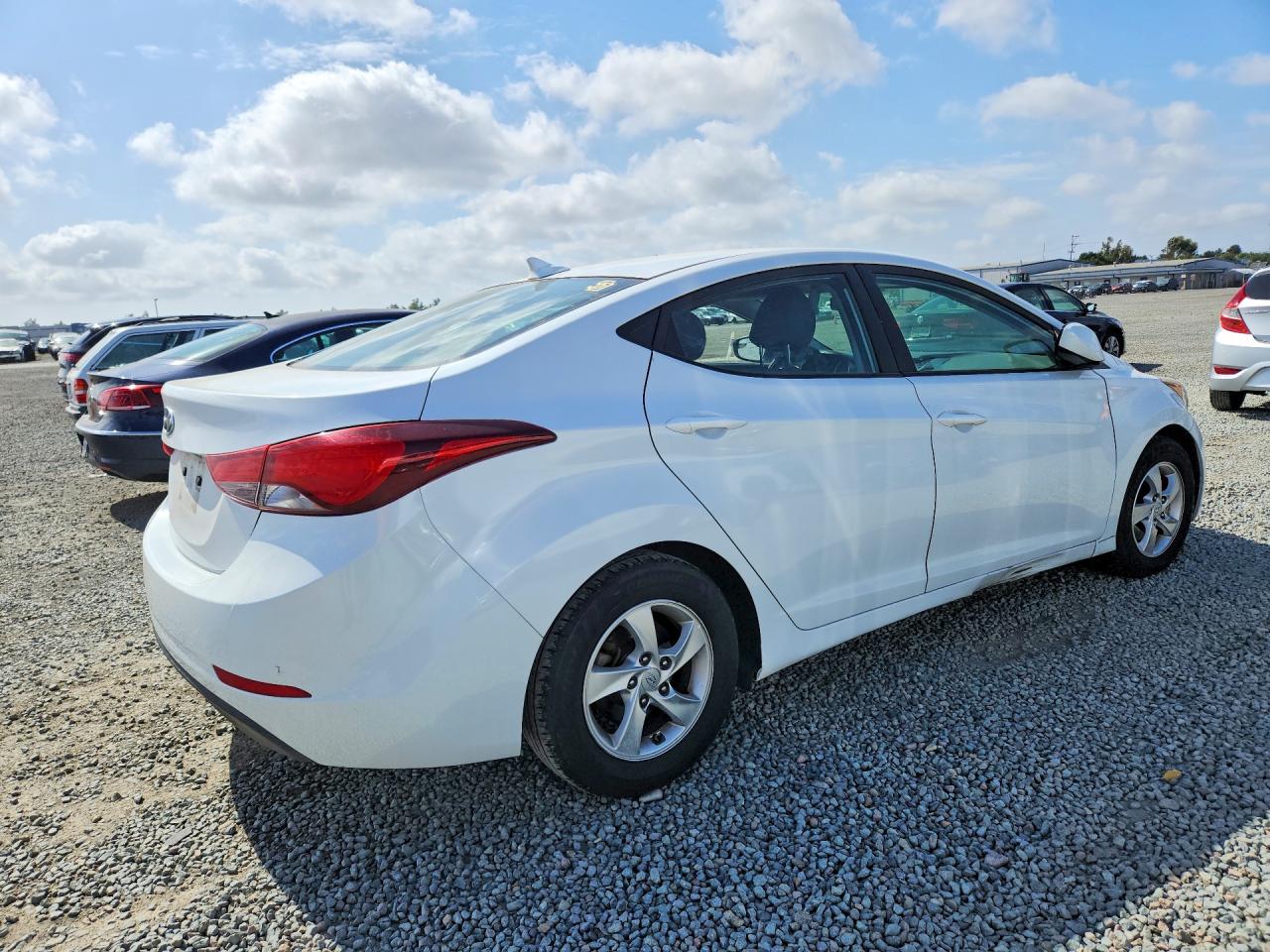 2015 HYUNDAI ELANTRA
