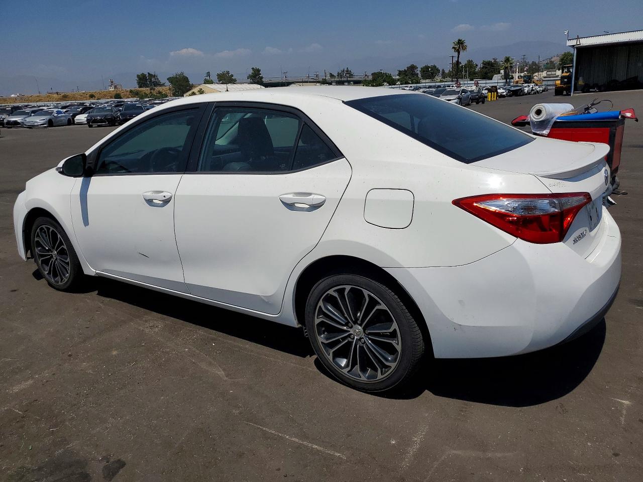 2015 TOYOTA COROLLA