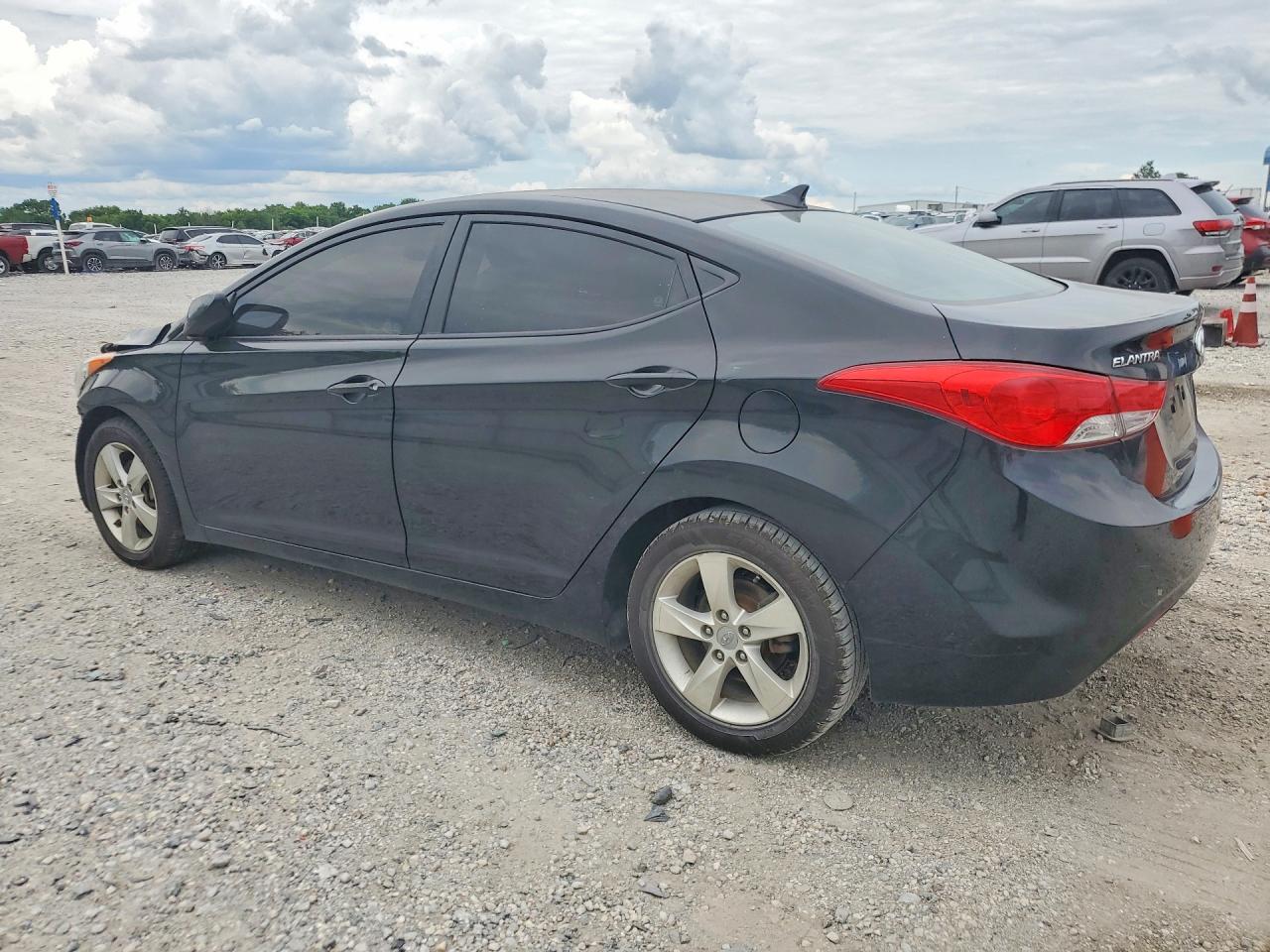 2012 HYUNDAI ELANTRA