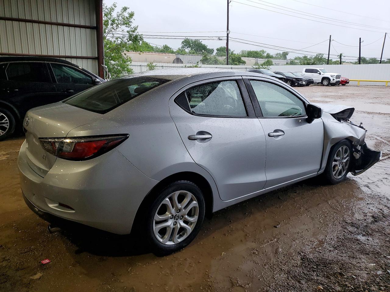 2017 TOYOTA YARIS