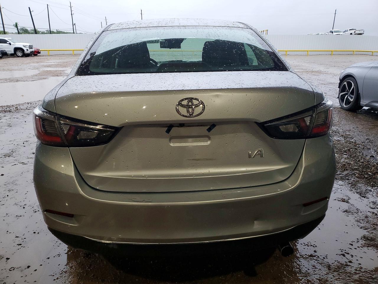 2017 TOYOTA YARIS