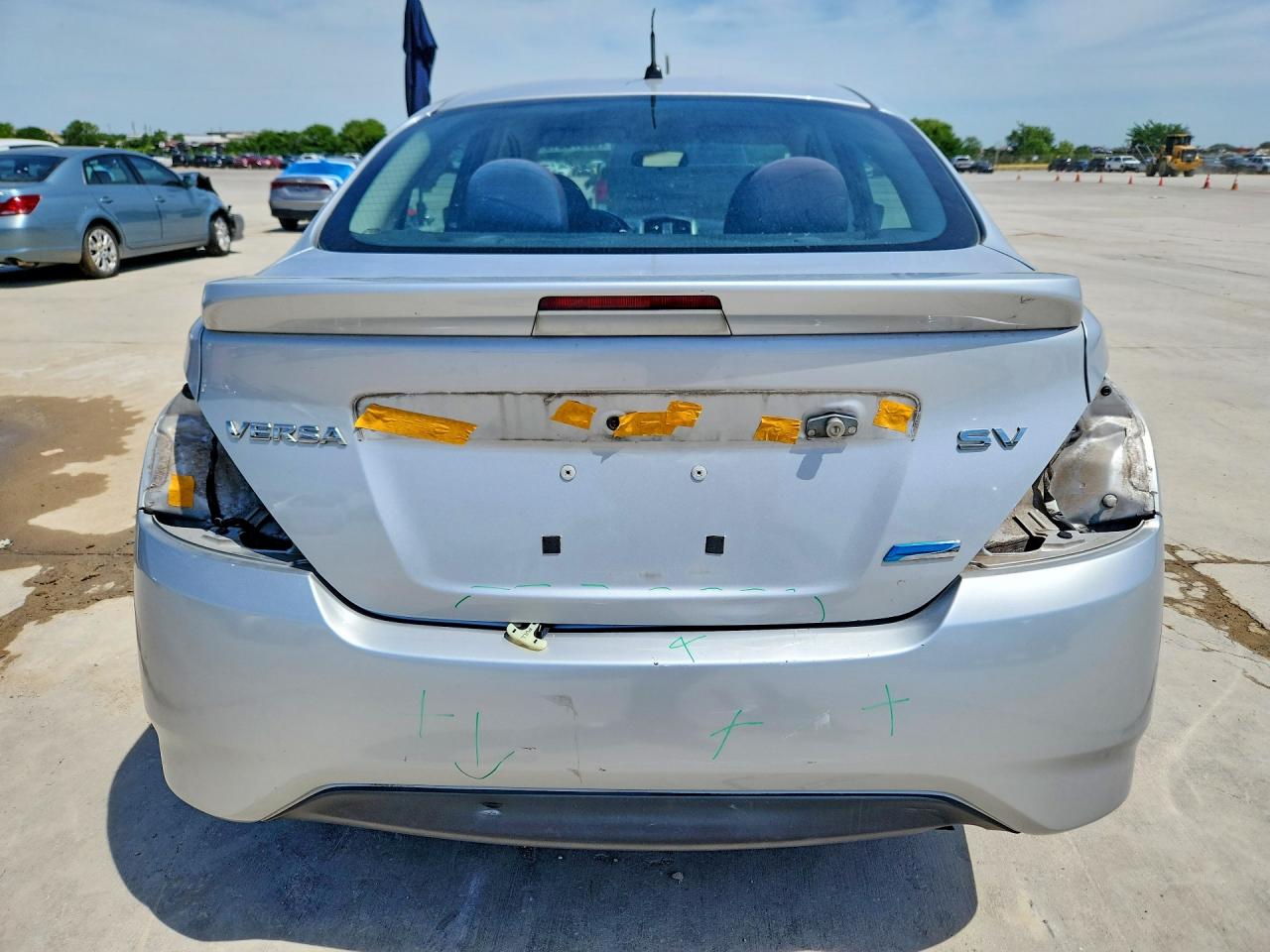 2015 NISSAN VERSA