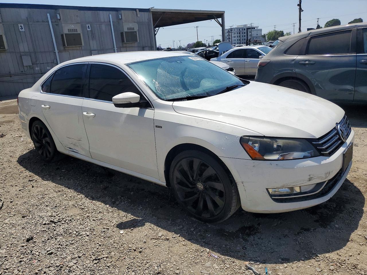 2015 VOLKSWAGEN PASSAT