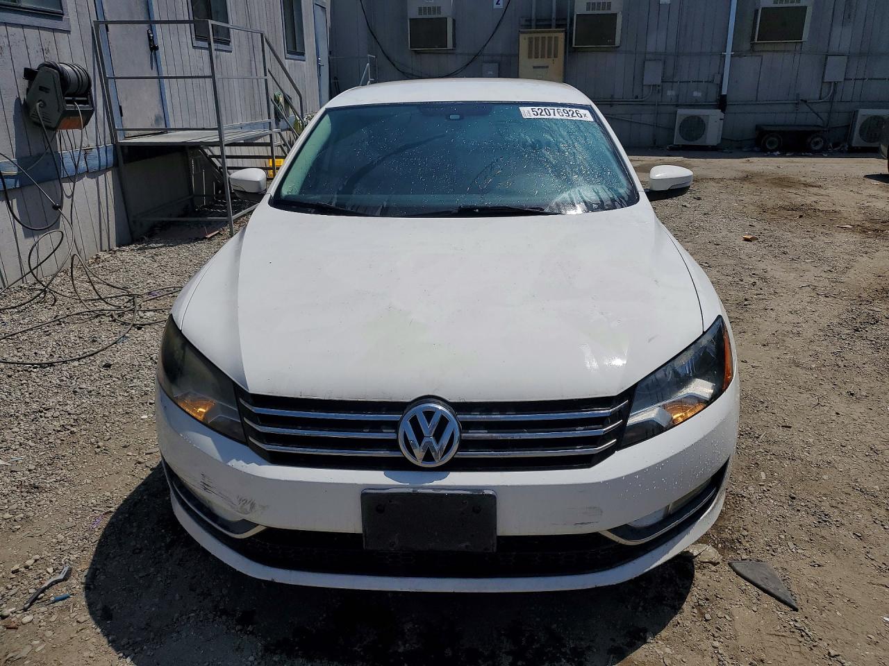 2015 VOLKSWAGEN PASSAT