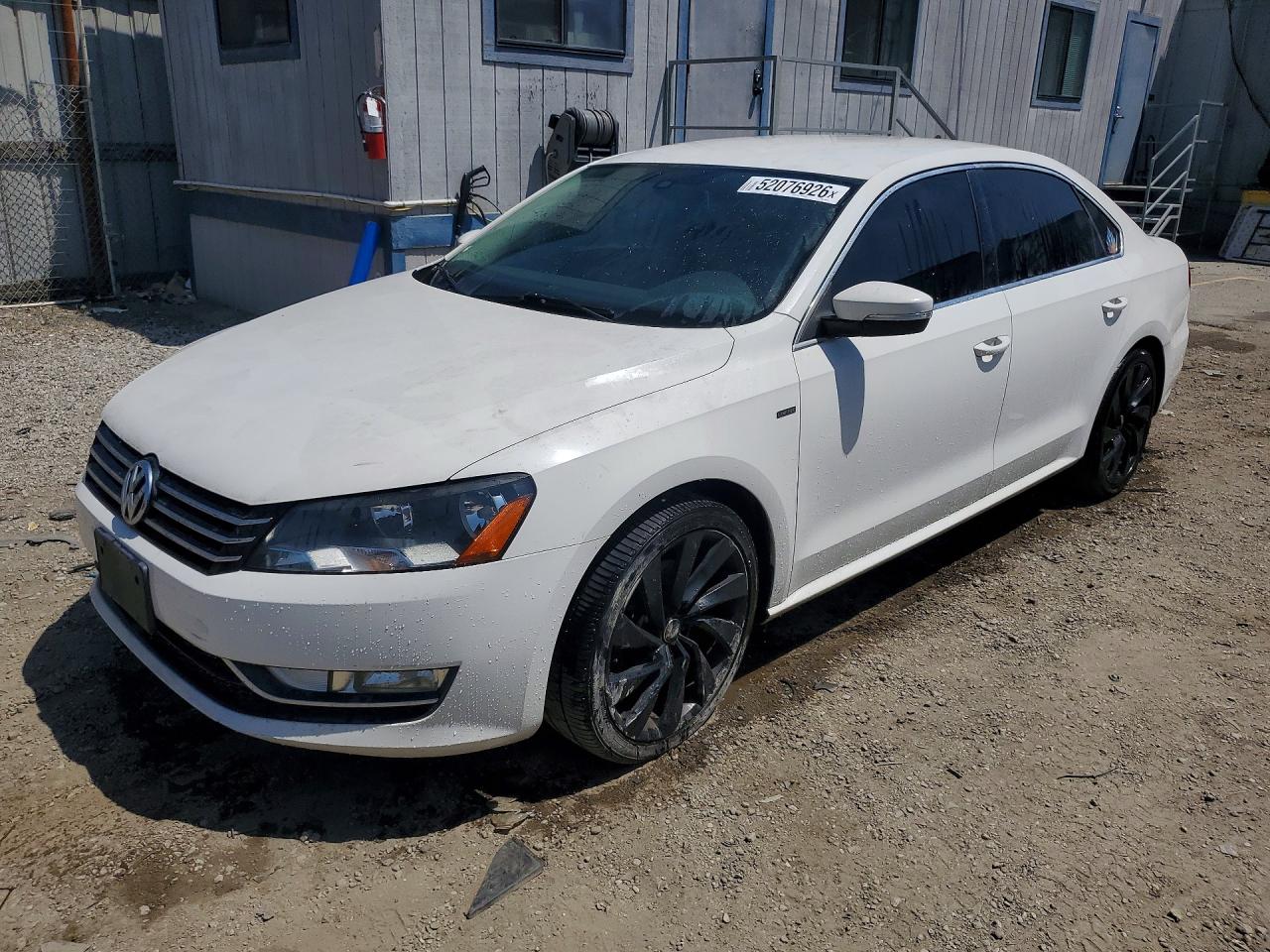2015 VOLKSWAGEN PASSAT