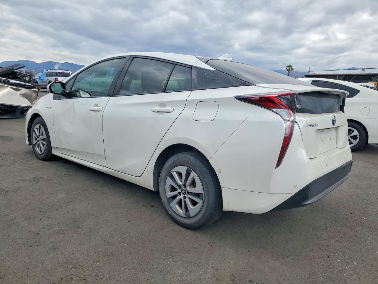 2017 TOYOTA PRIUS