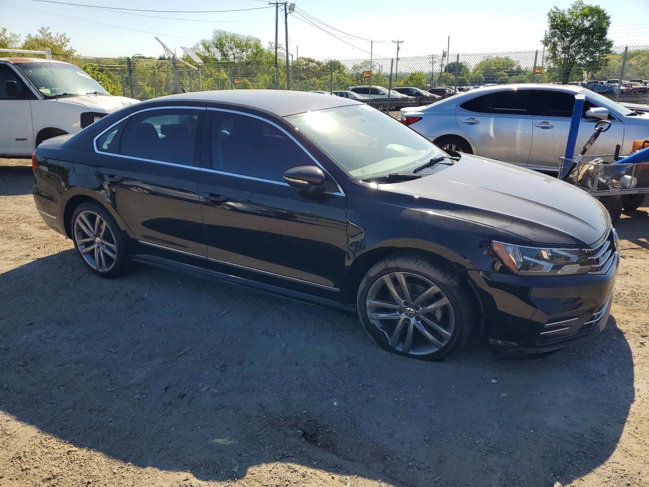 2016 VOLKSWAGEN PASSAT