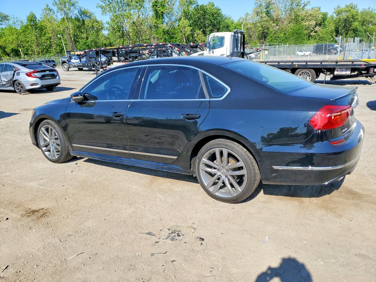 2016 VOLKSWAGEN PASSAT