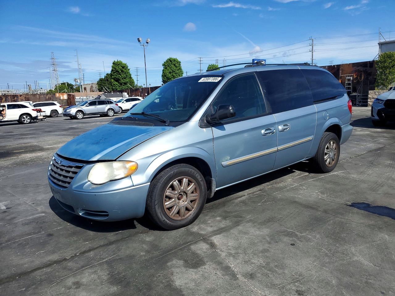 2005 CHRYSLER MINIVAN