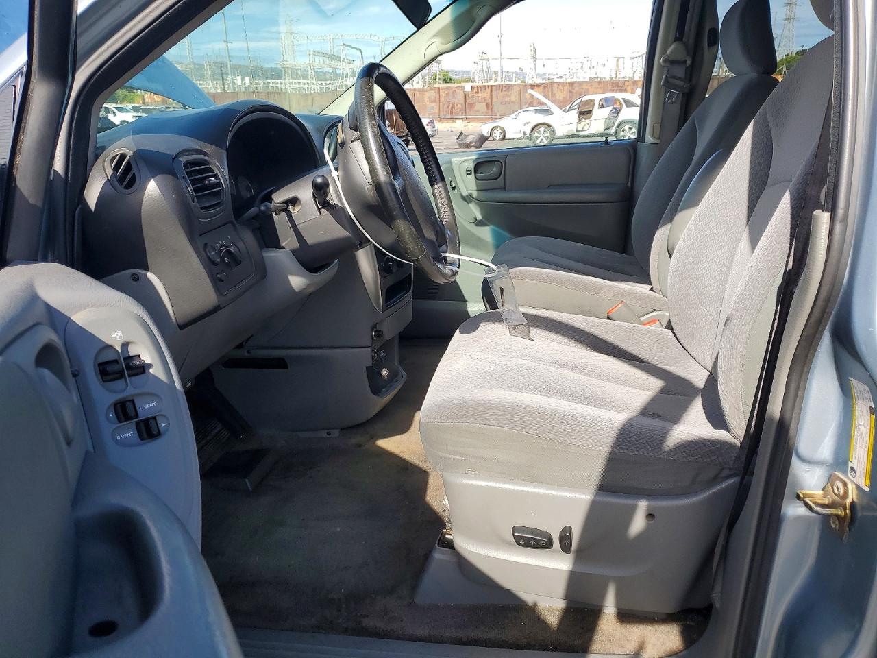 2005 CHRYSLER MINIVAN