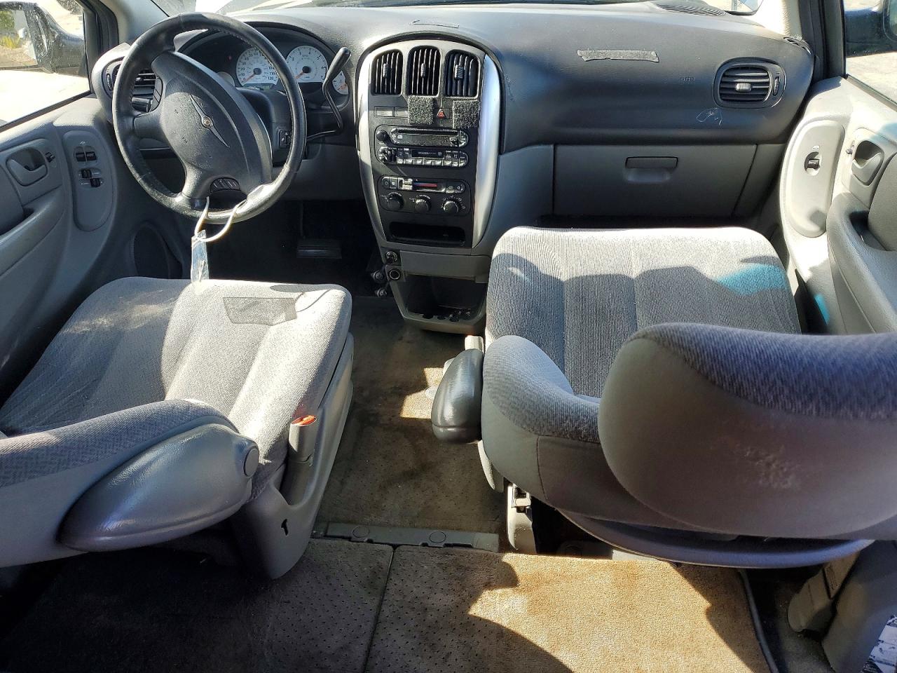 2005 CHRYSLER MINIVAN
