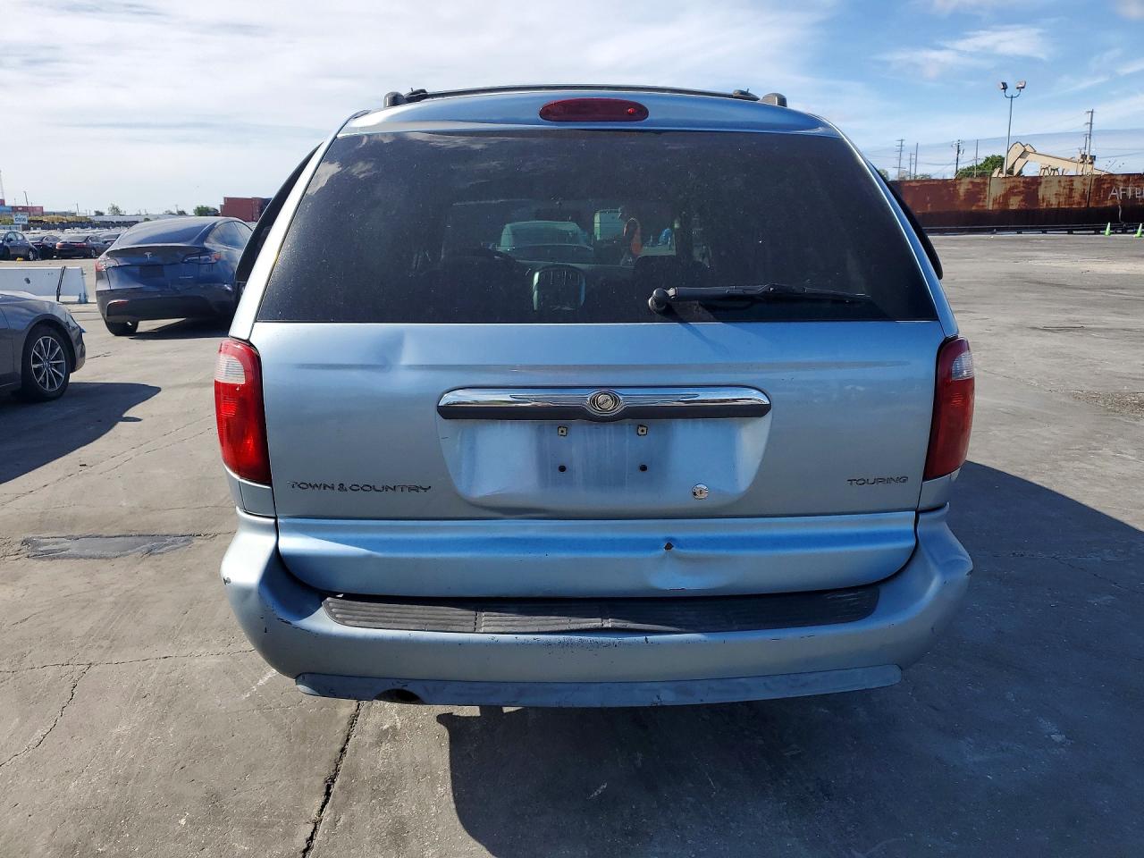 2005 CHRYSLER MINIVAN
