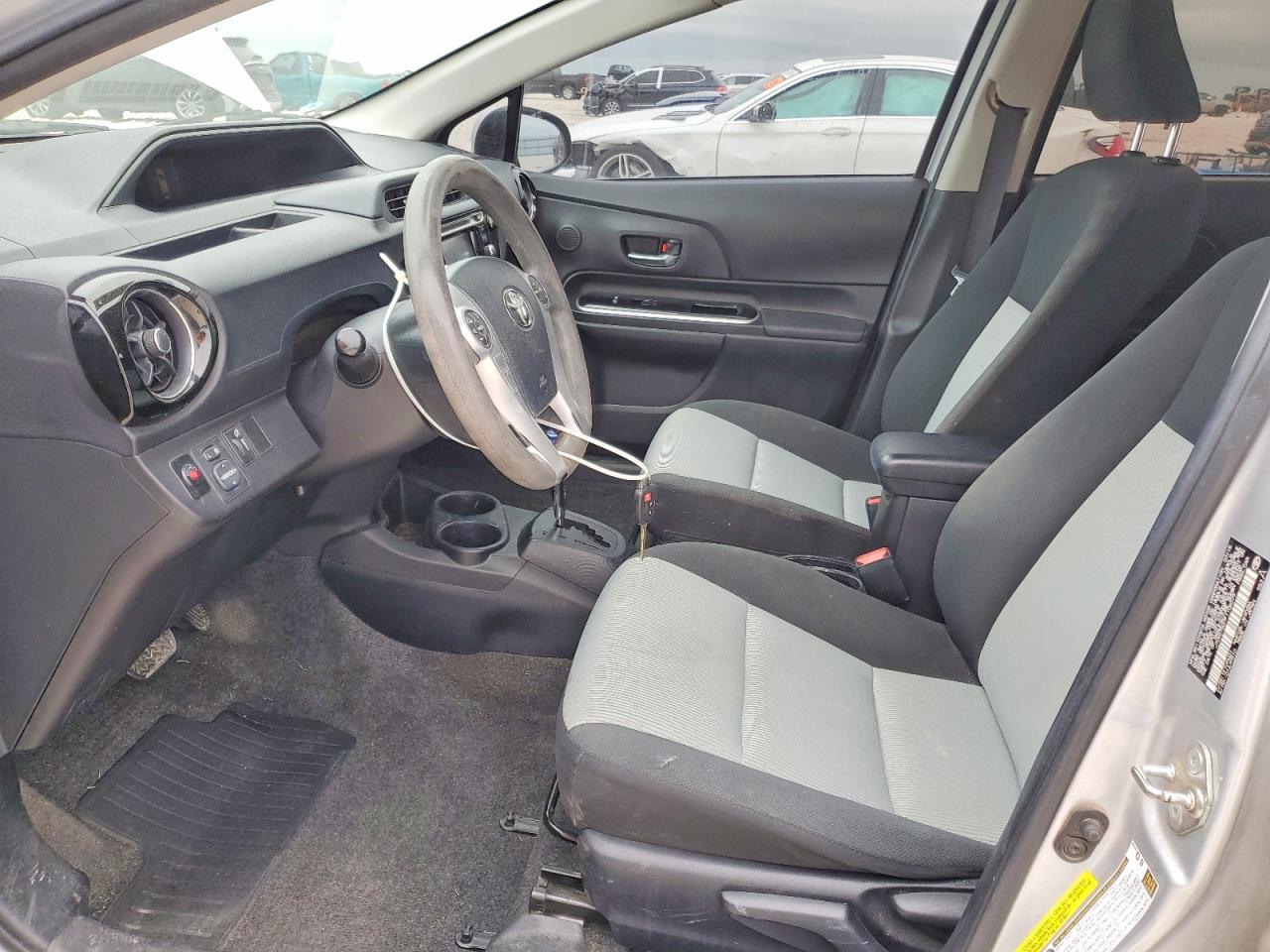 2015 TOYOTA PRIUS