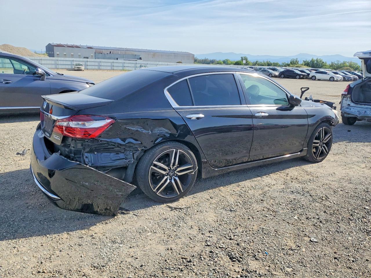 2017 HONDA ACCORD