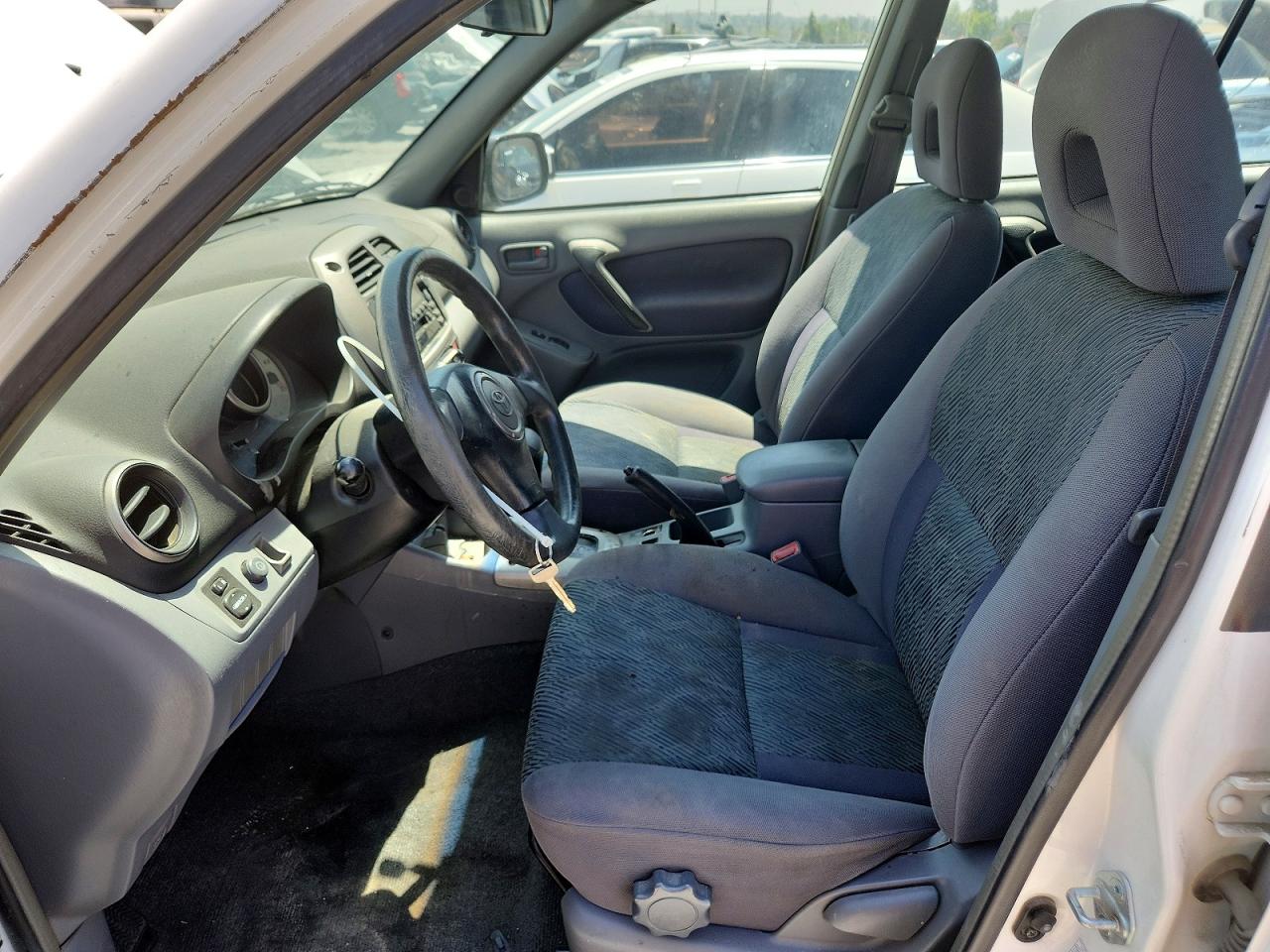 2001 TOYOTA RAV4 BASE