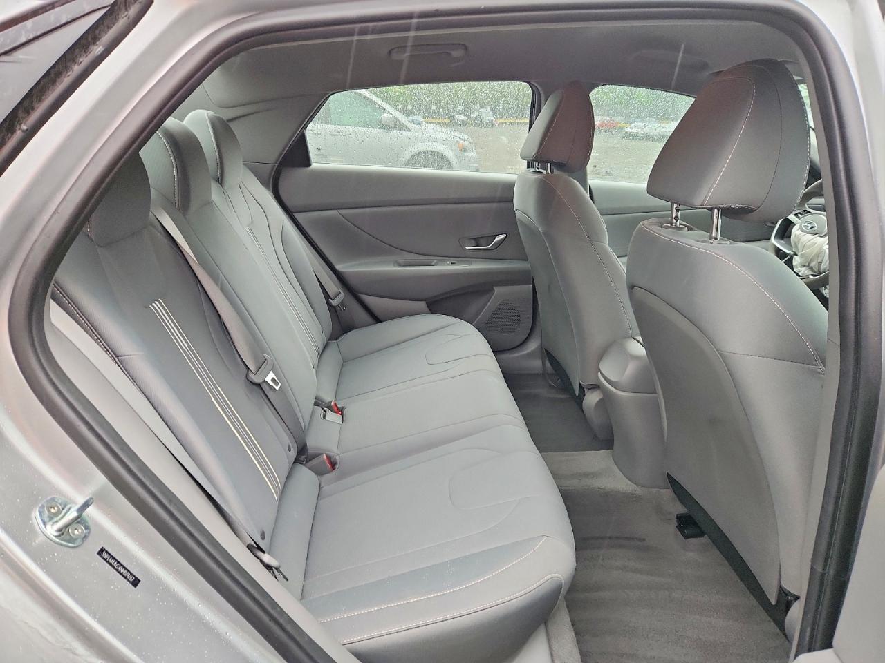 2022 HYUNDAI ELANTRA