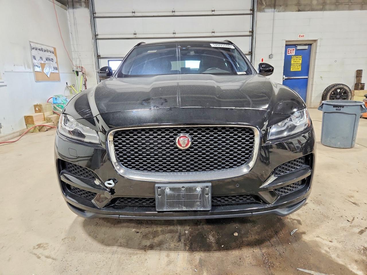 2017 JAGUAR F-PACE