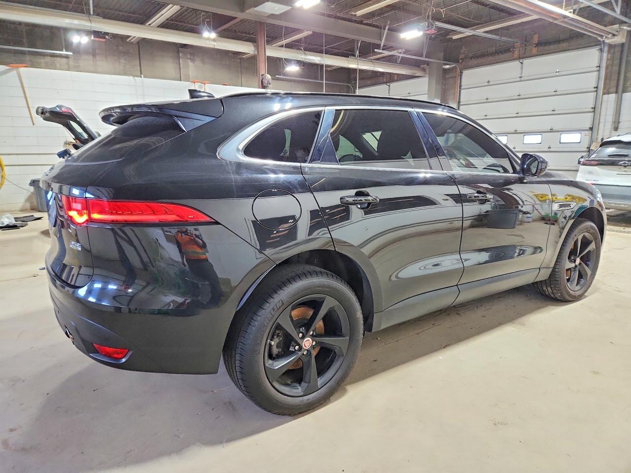 2017 JAGUAR F-PACE