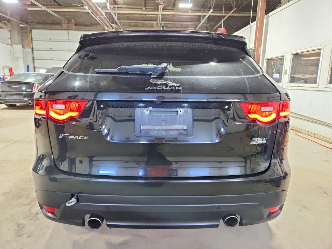 2017 JAGUAR F-PACE