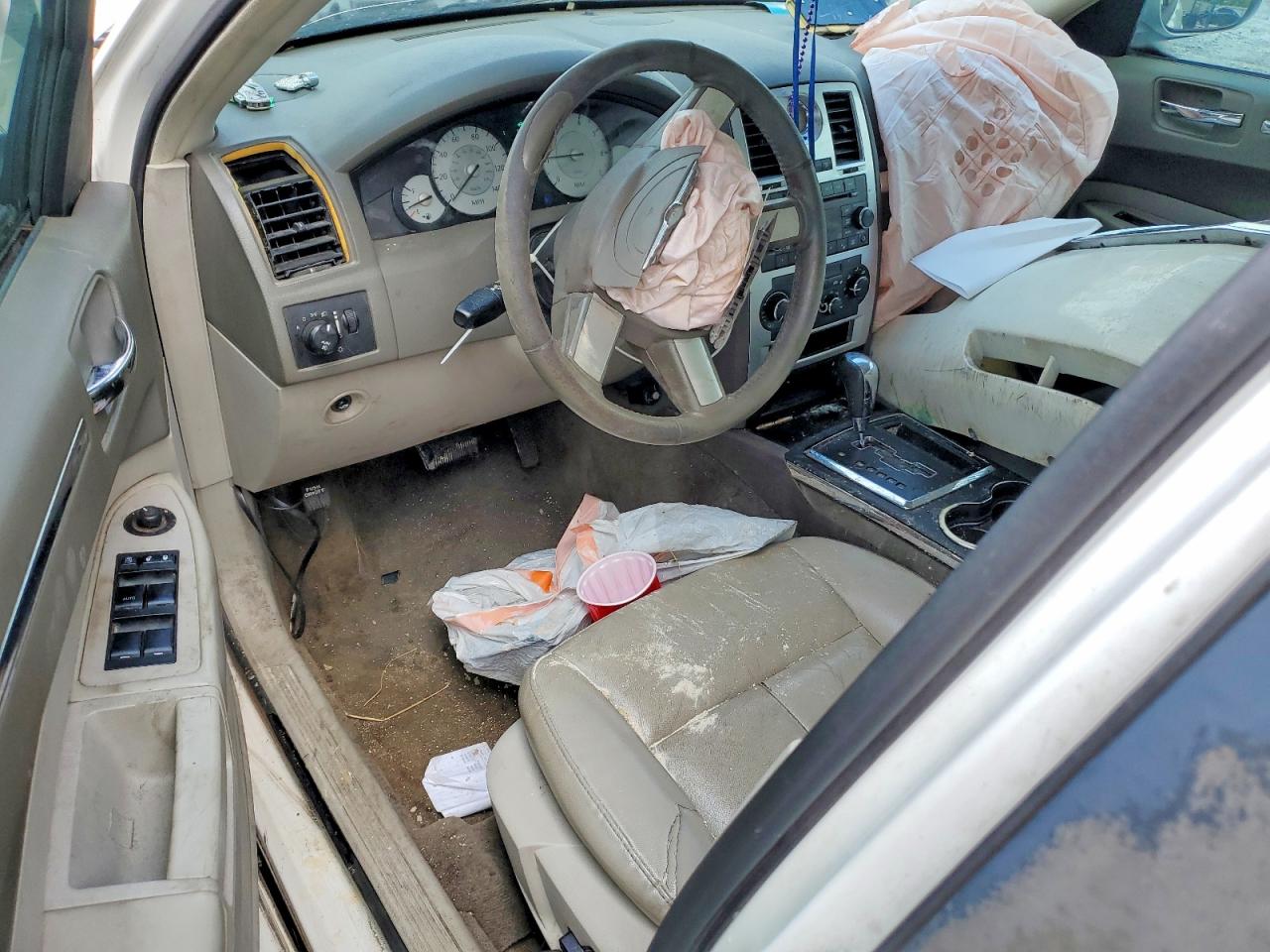 2010 CHRYSLER 300