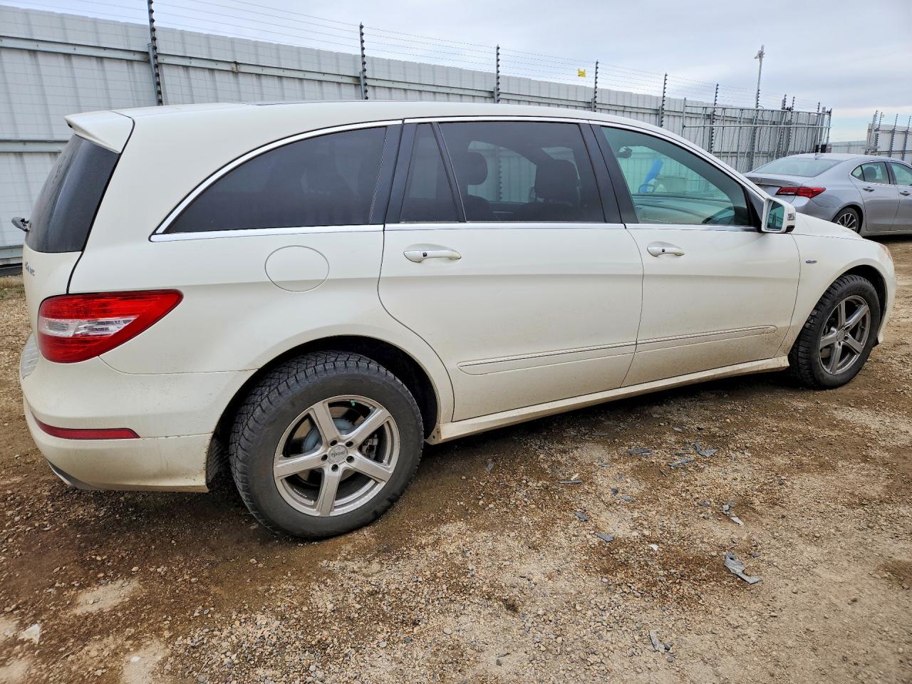 2012 MERCEDES-BENZ TRUCK R-CLASS