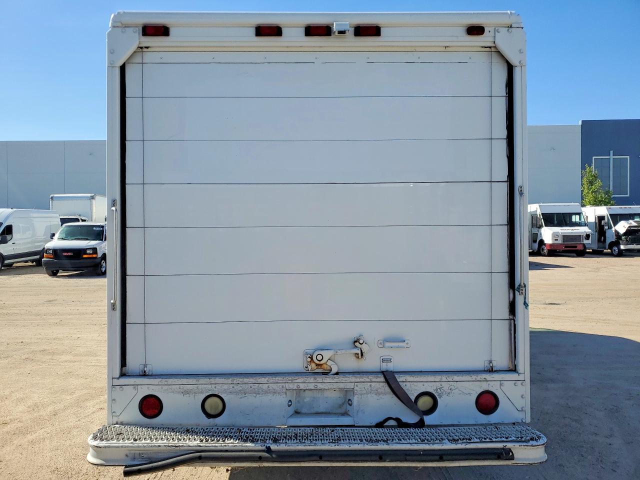 2003 FORD E450