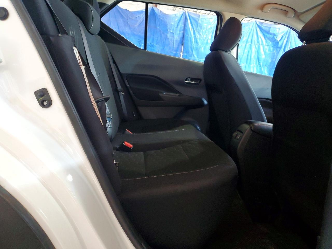 2022 NISSAN KICKS