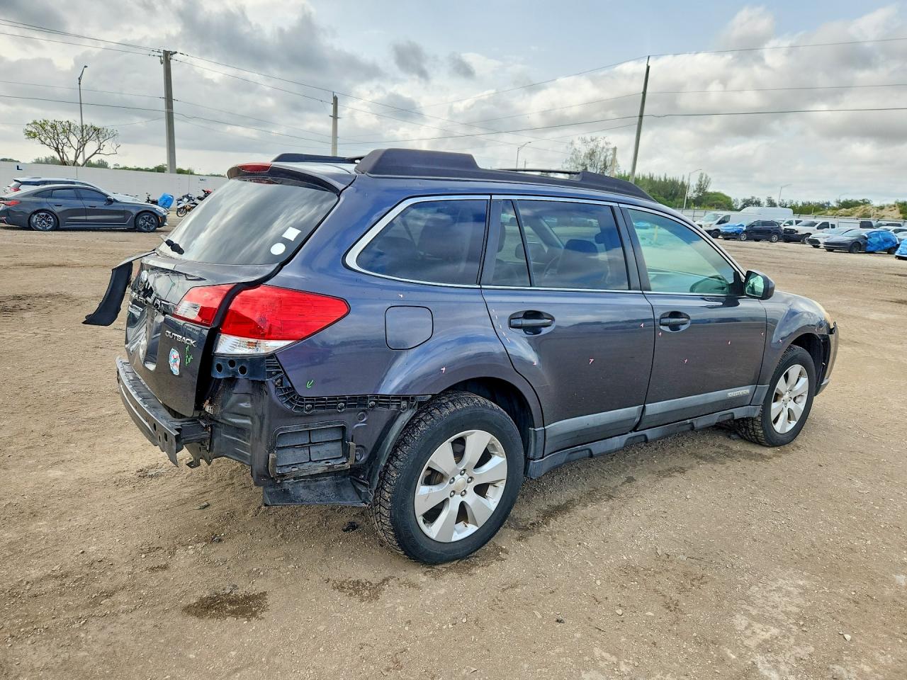 2010 SUBARU OUTBACK