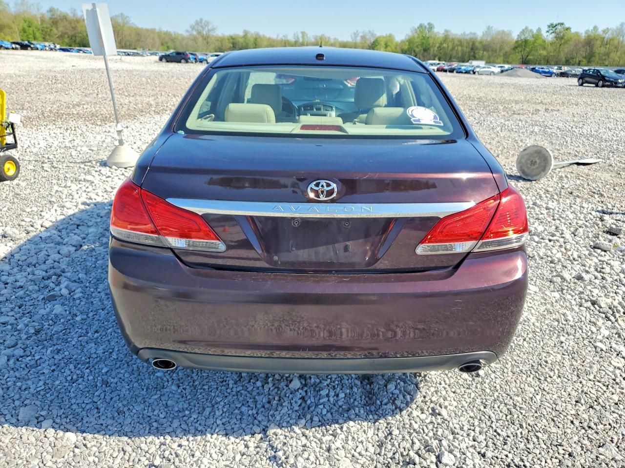 2011 TOYOTA AVALON