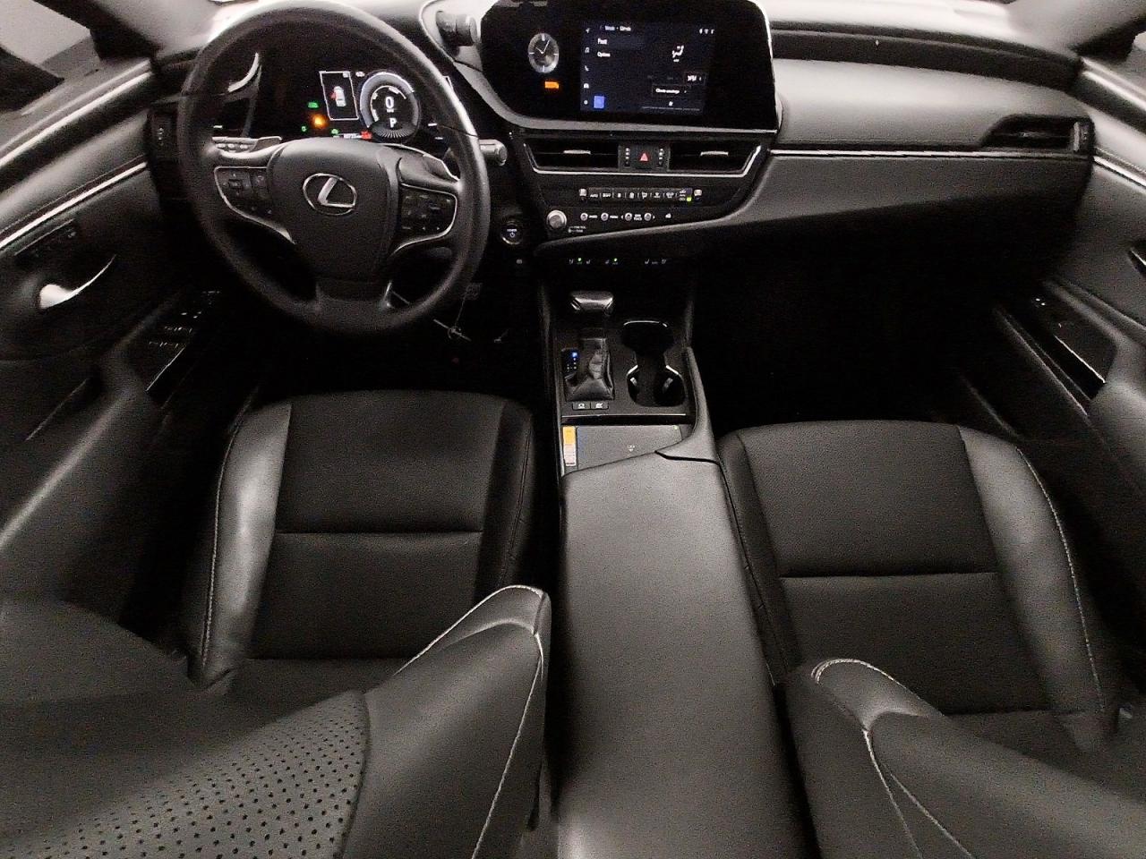 2025 LEXUS ES300