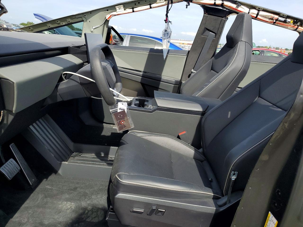 2024 TESLA CYBERTRUCK