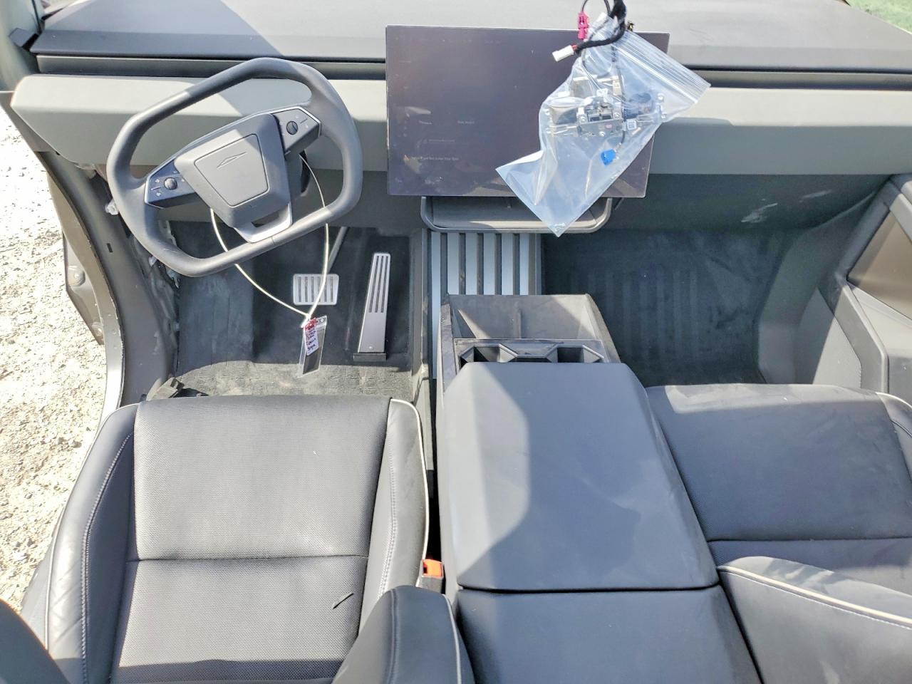 2024 TESLA CYBERTRUCK