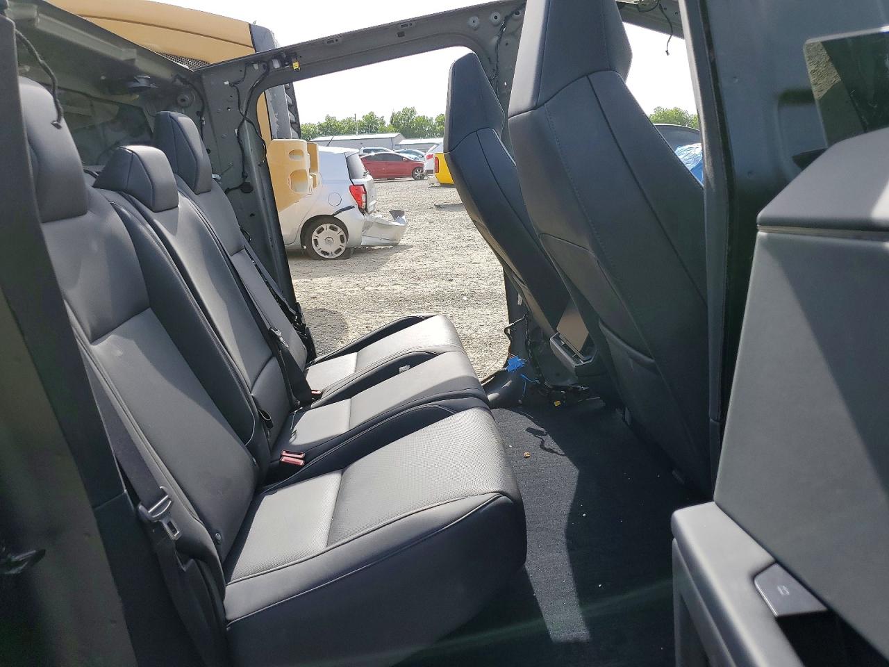 2024 TESLA CYBERTRUCK