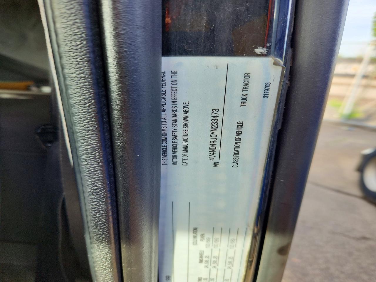 2000 VOLVO VN