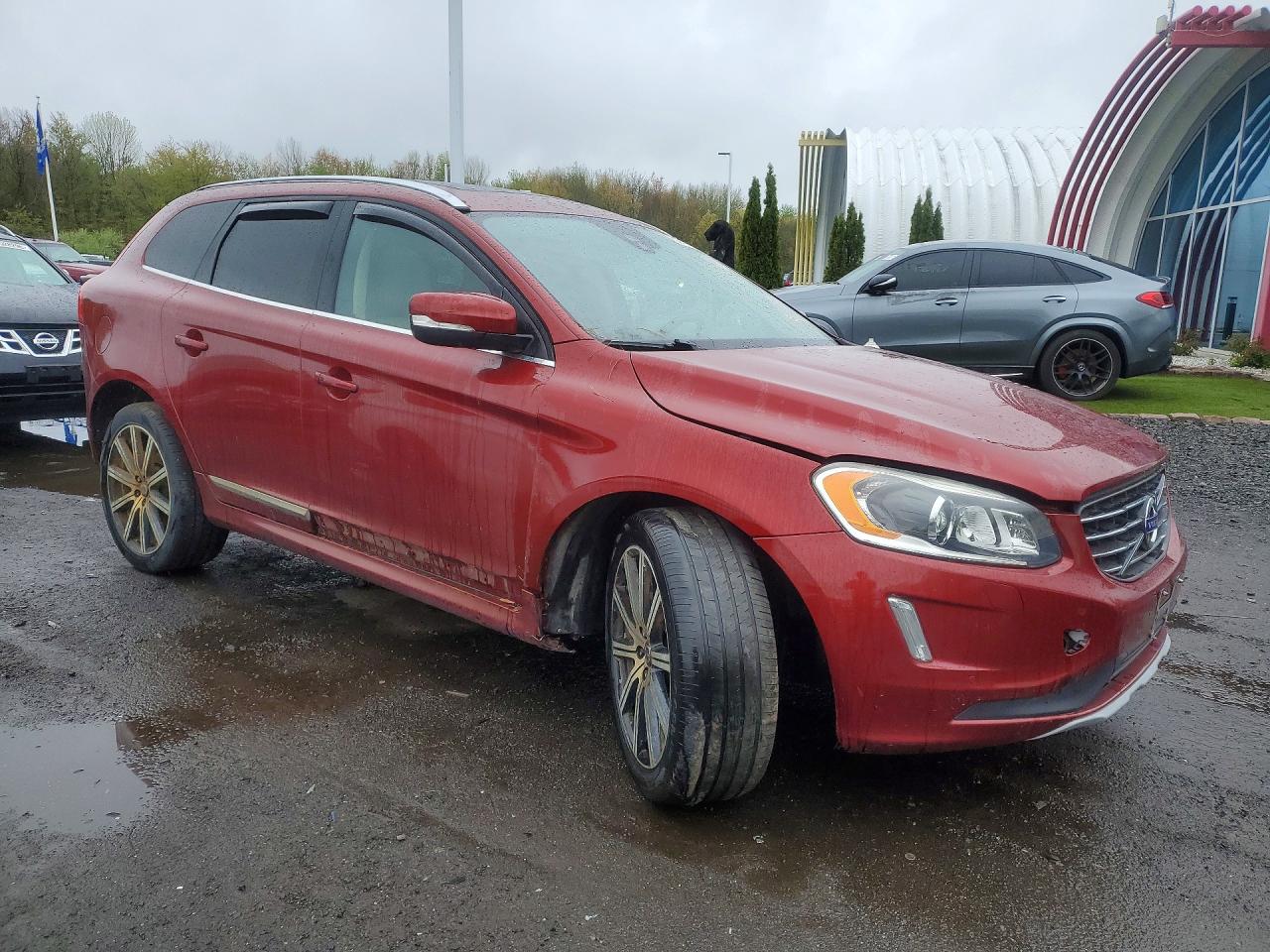2017 VOLVO XC60