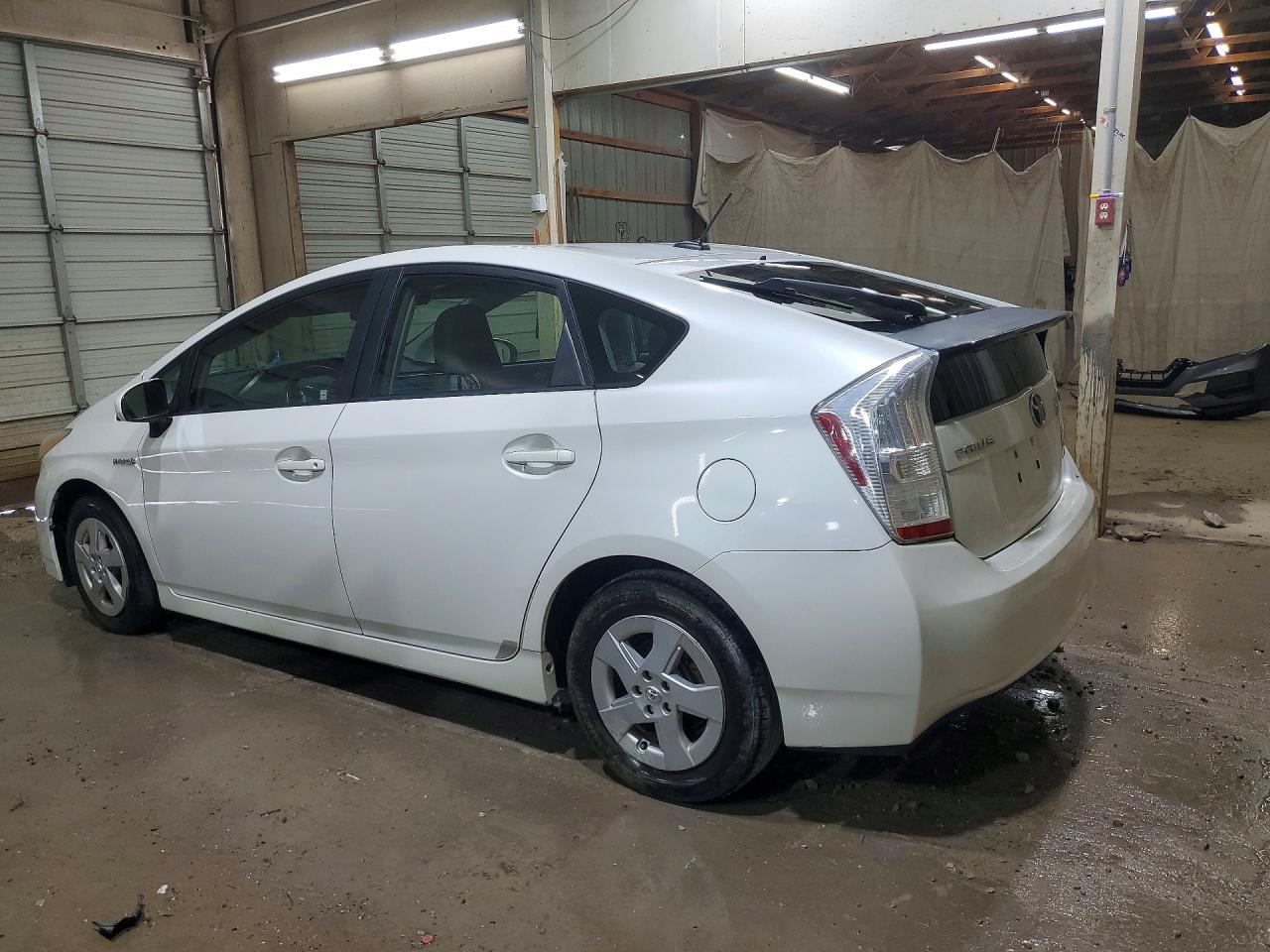 2011 TOYOTA PRIUS